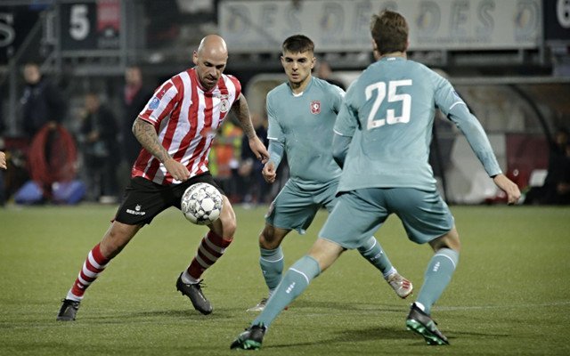 曼积累了更 曼积累了更